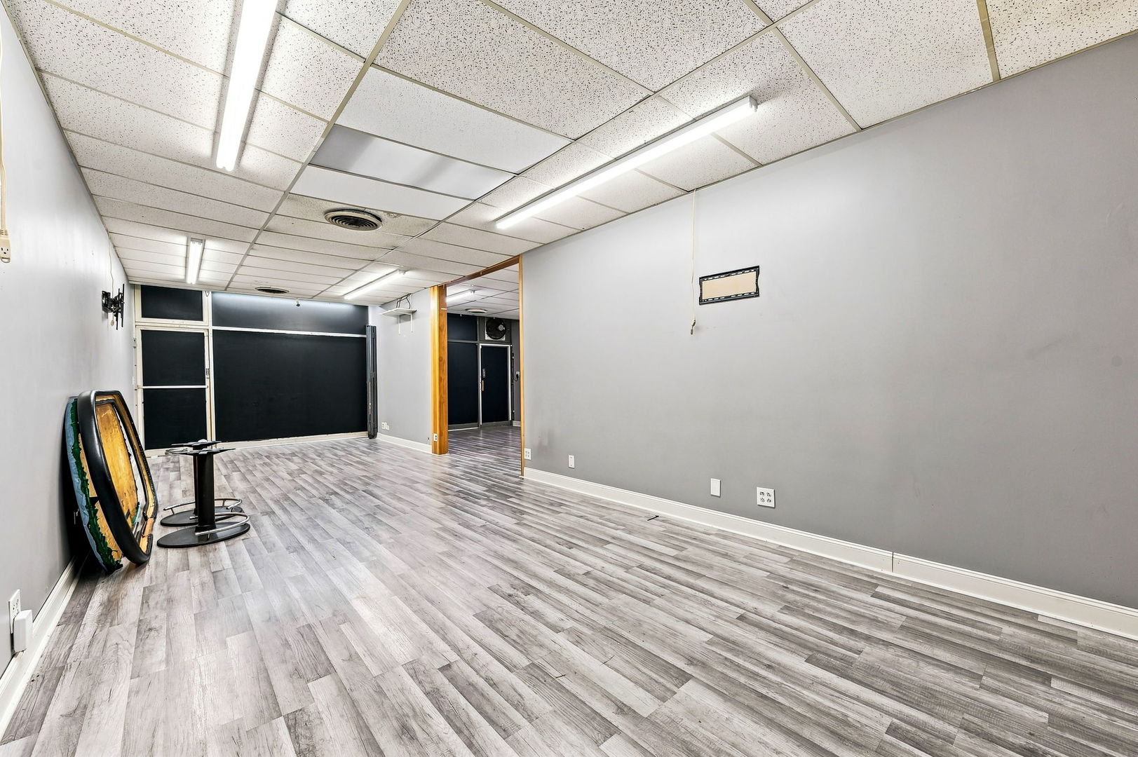 7548 W Belmont Avenue Property Photo 9