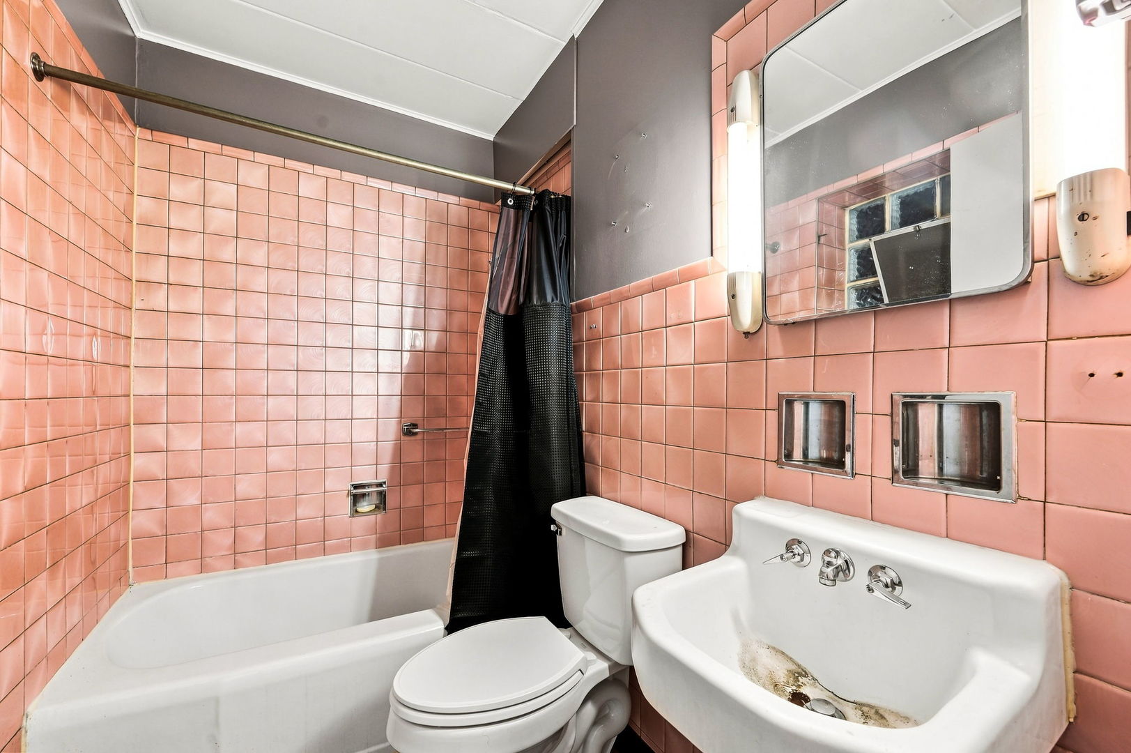 7548 W Belmont Avenue Property Photo 13