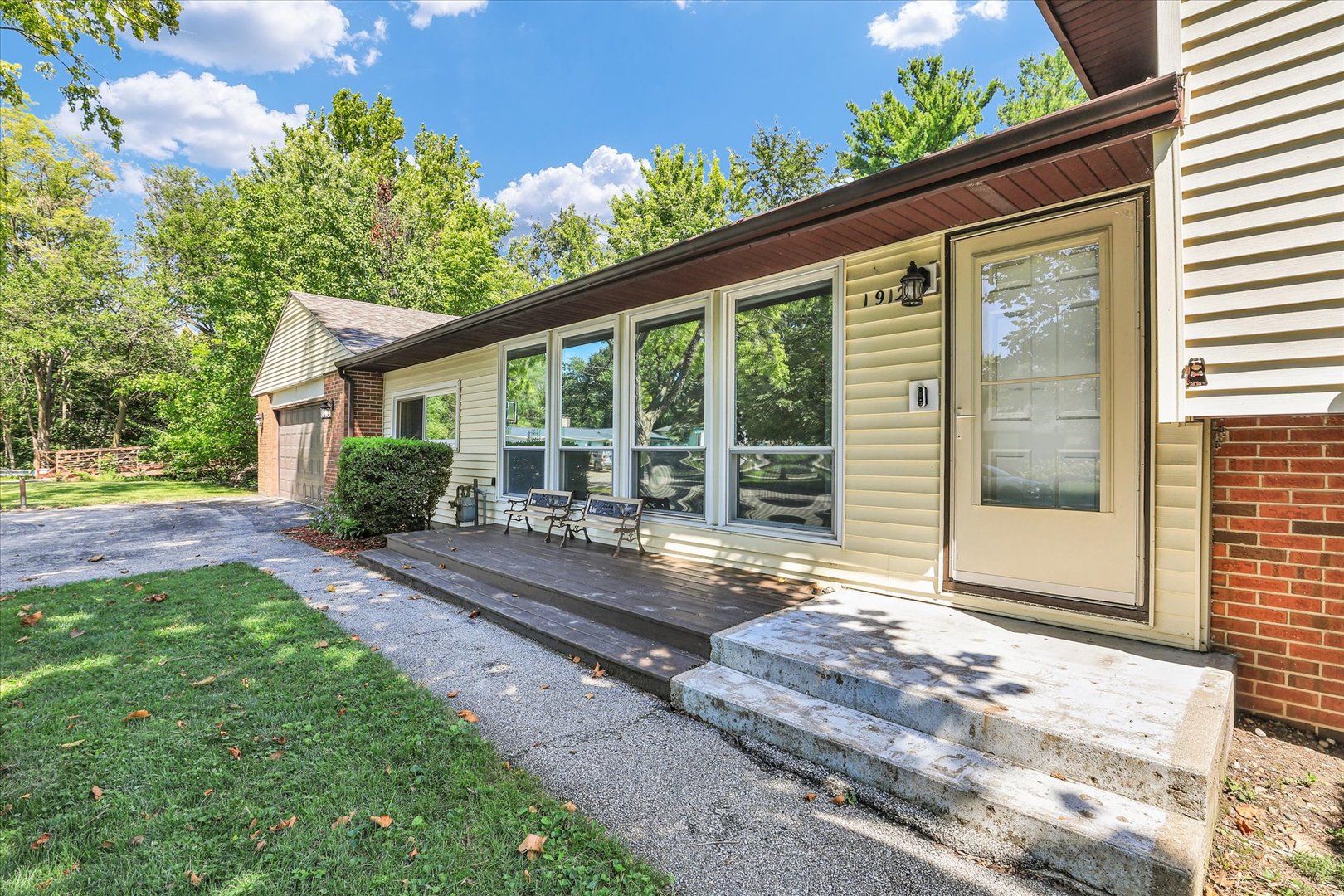 1912 Clover Lane Property Photo 4
