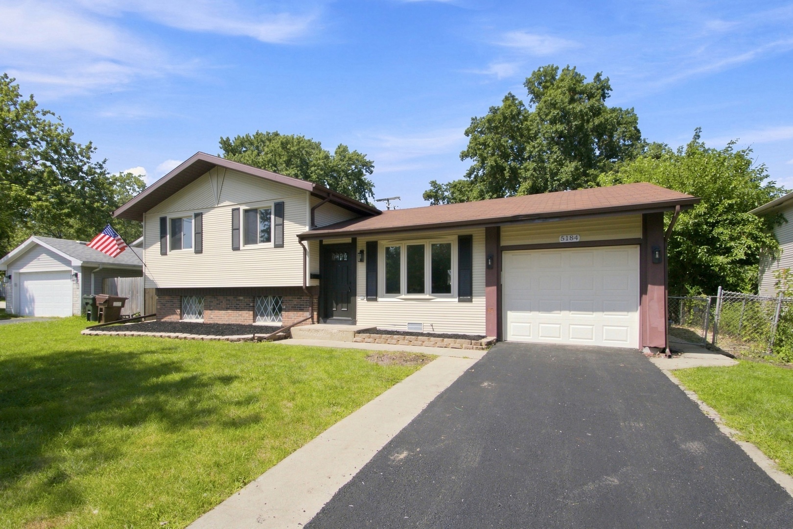 5184 Deerpath Road Property Photo 1