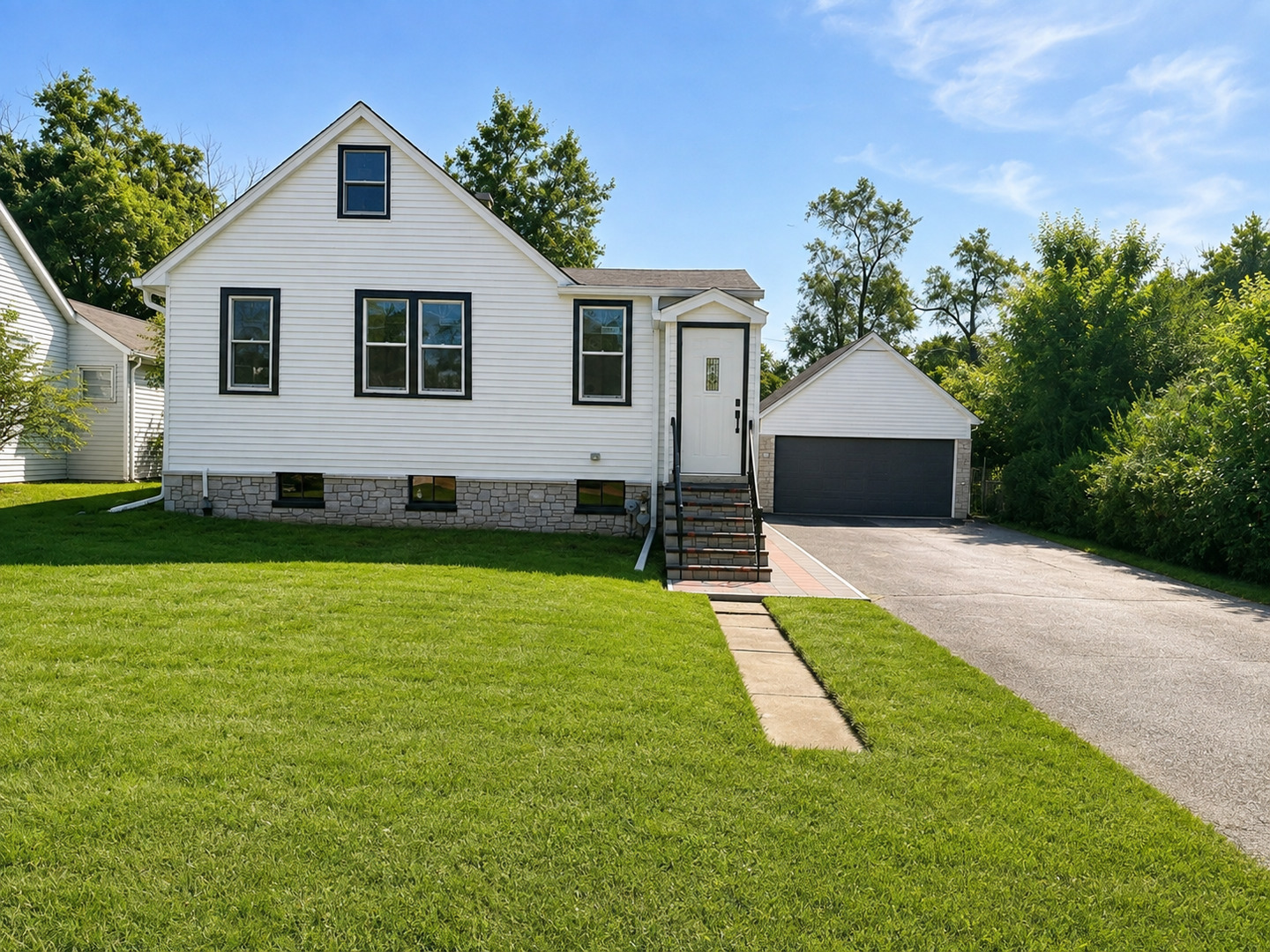 211 N Graylynn Drive Property Photo 1