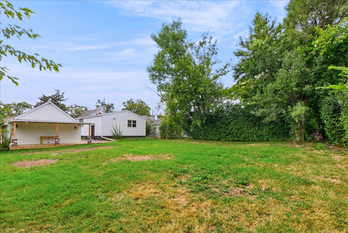 211 N Graylynn Drive Property Photo 23