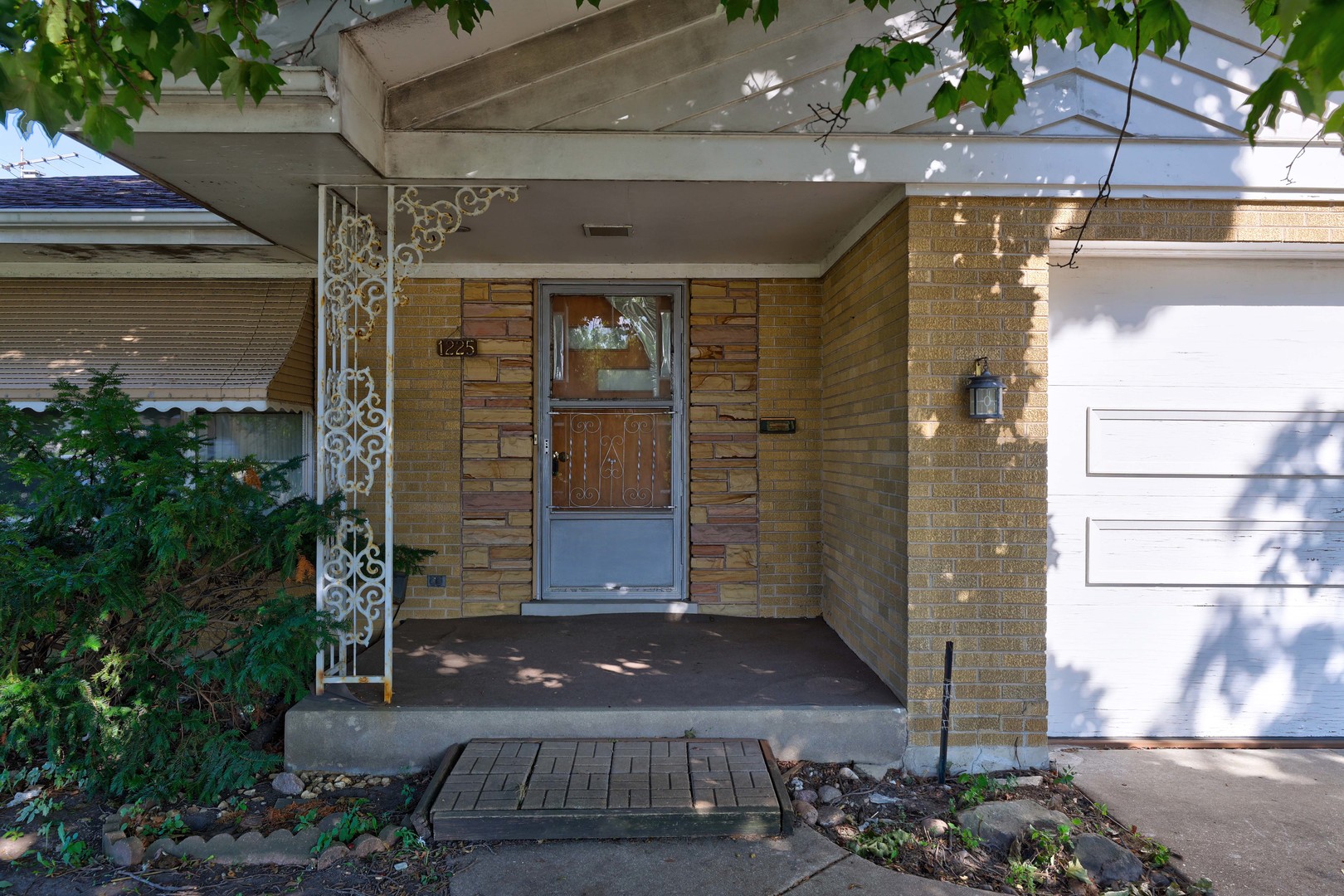 1225 S Cumberland Avenue Property Photo 9