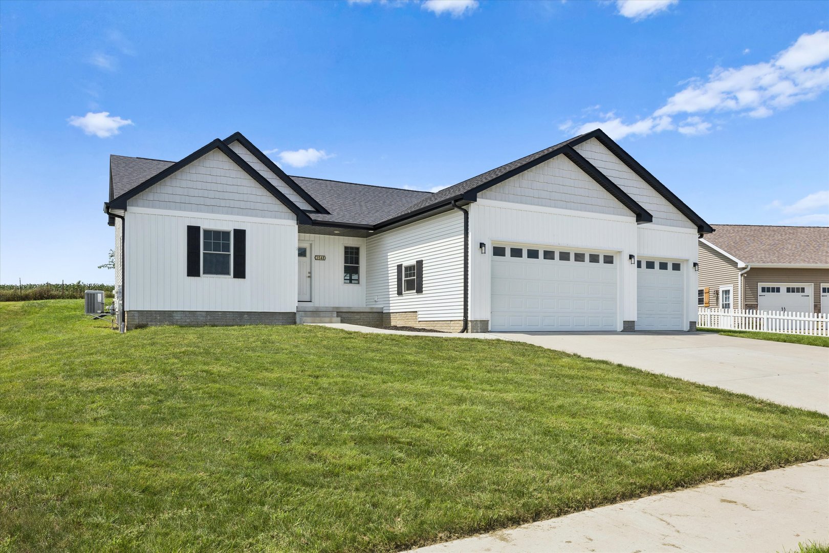 3548 Tower Court Property Photo 4