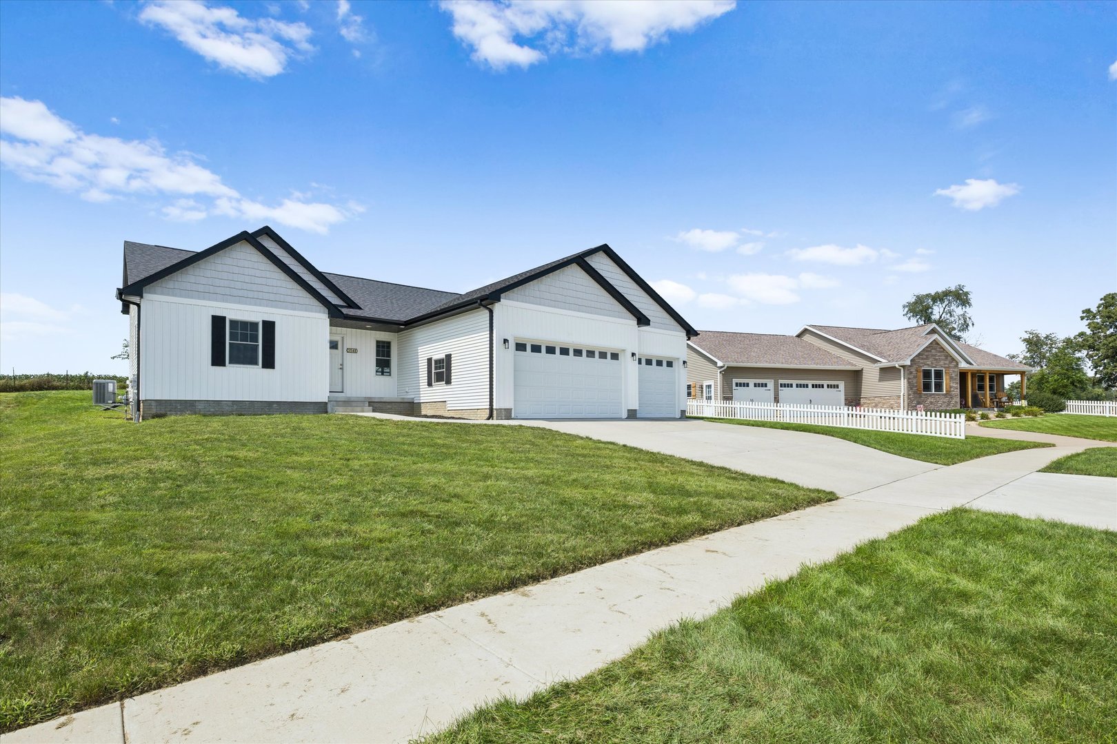 3548 Tower Court Property Photo 5