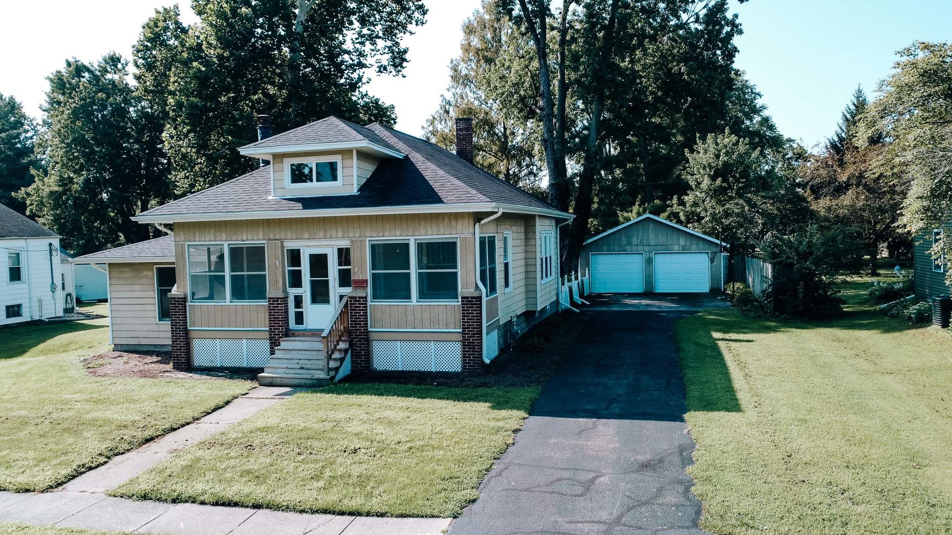 517 E Mulberry Street Property Photo 3