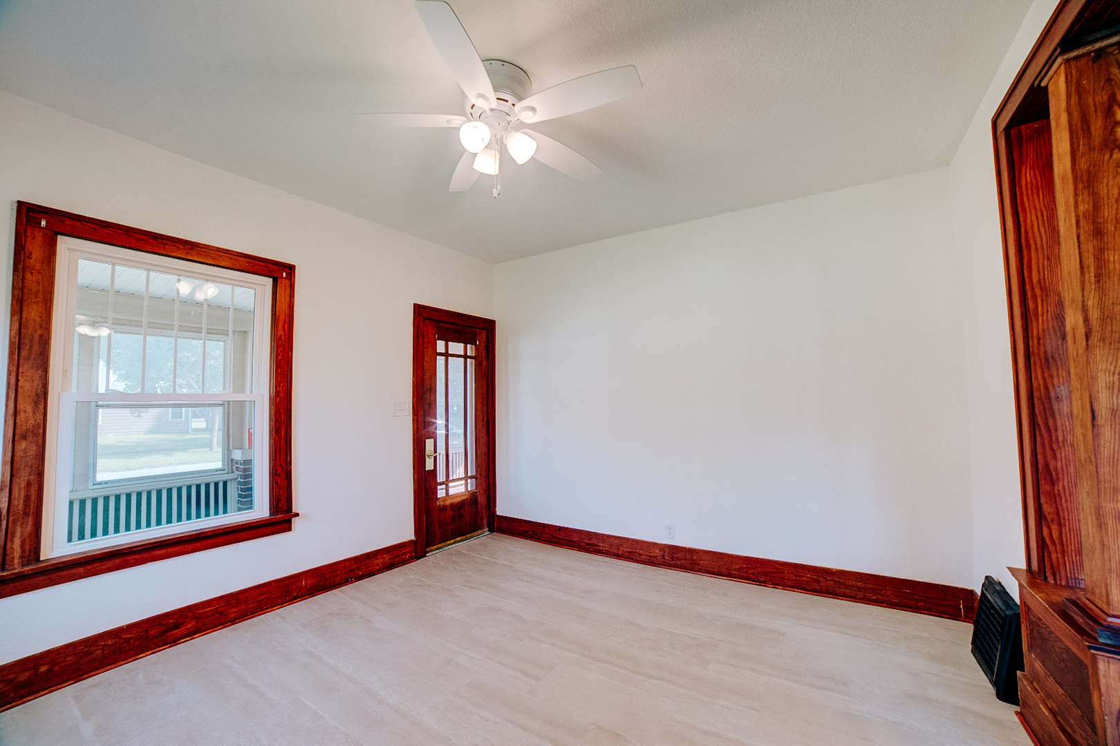 517 E Mulberry Street Property Photo 6