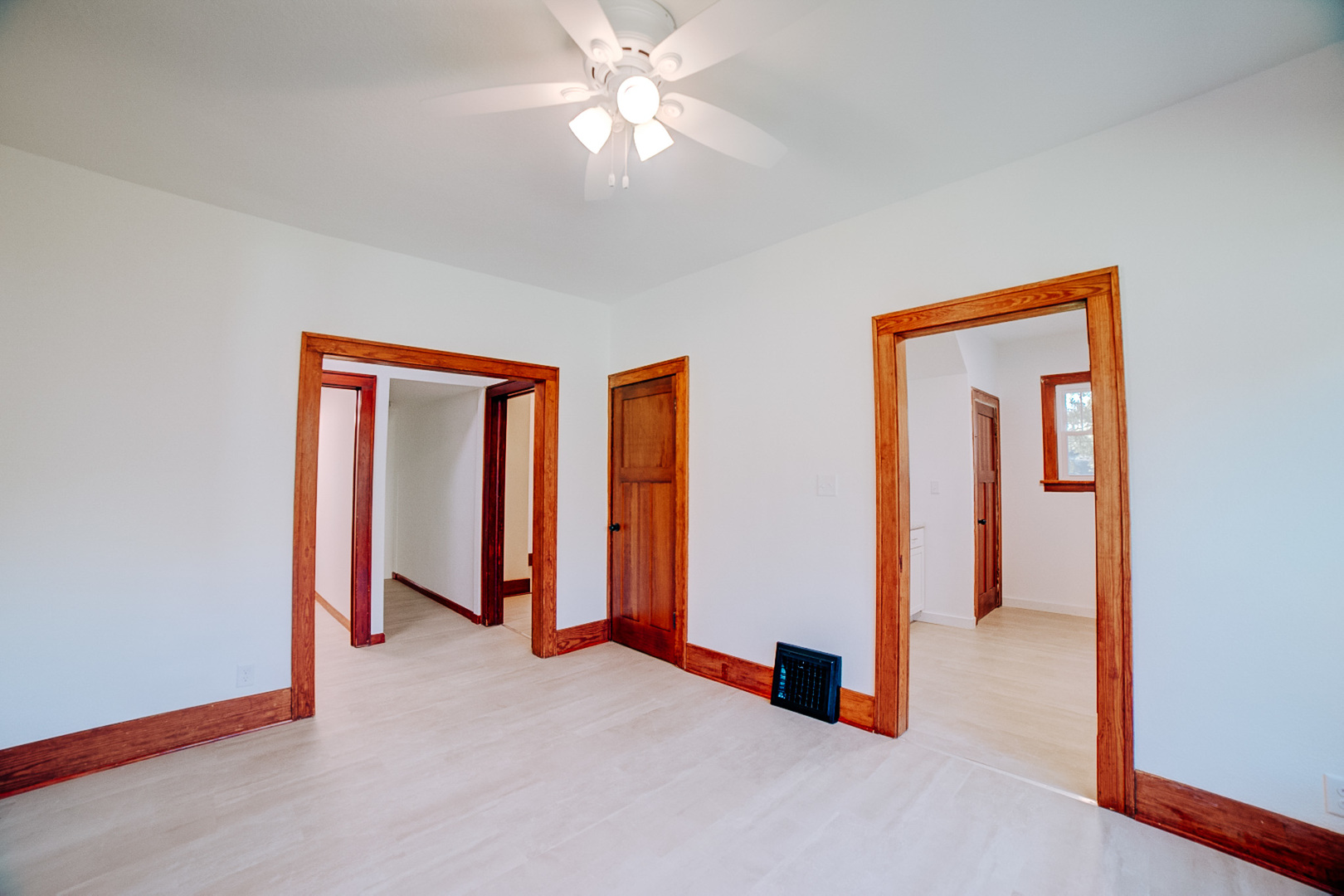 517 E Mulberry Street Property Photo 10