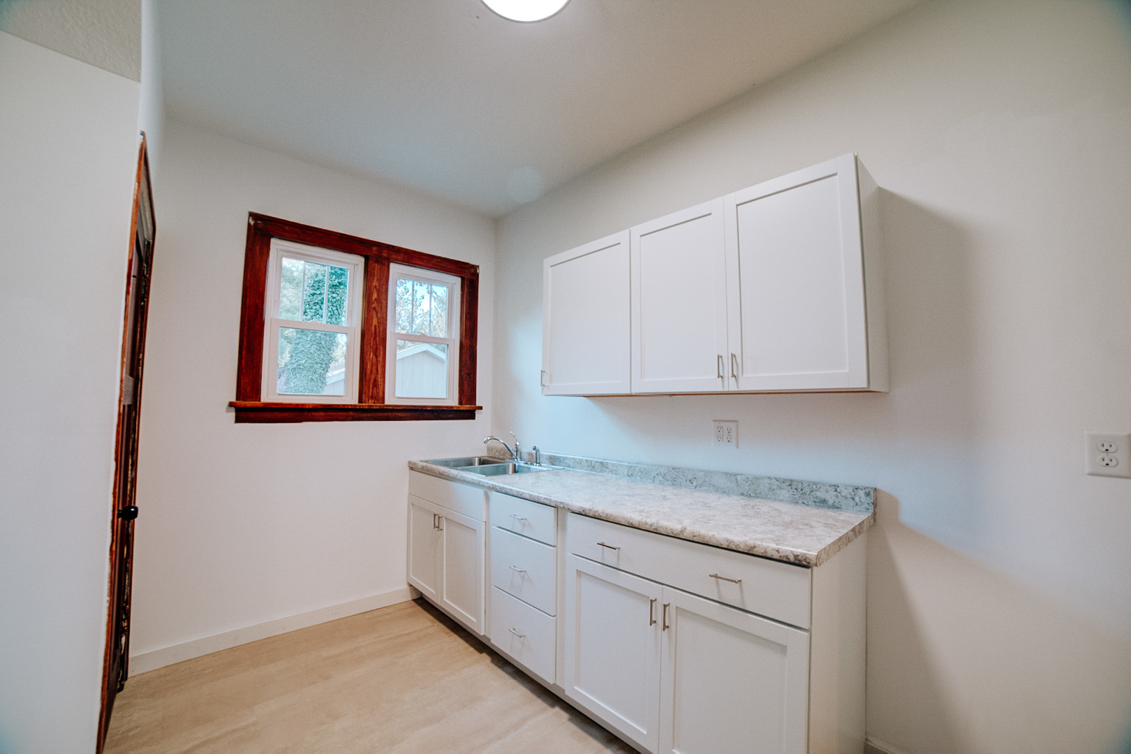 517 E Mulberry Street Property Photo 13