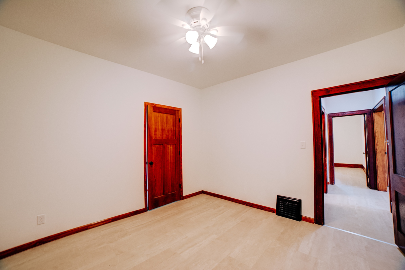 517 E Mulberry Street Property Photo 19