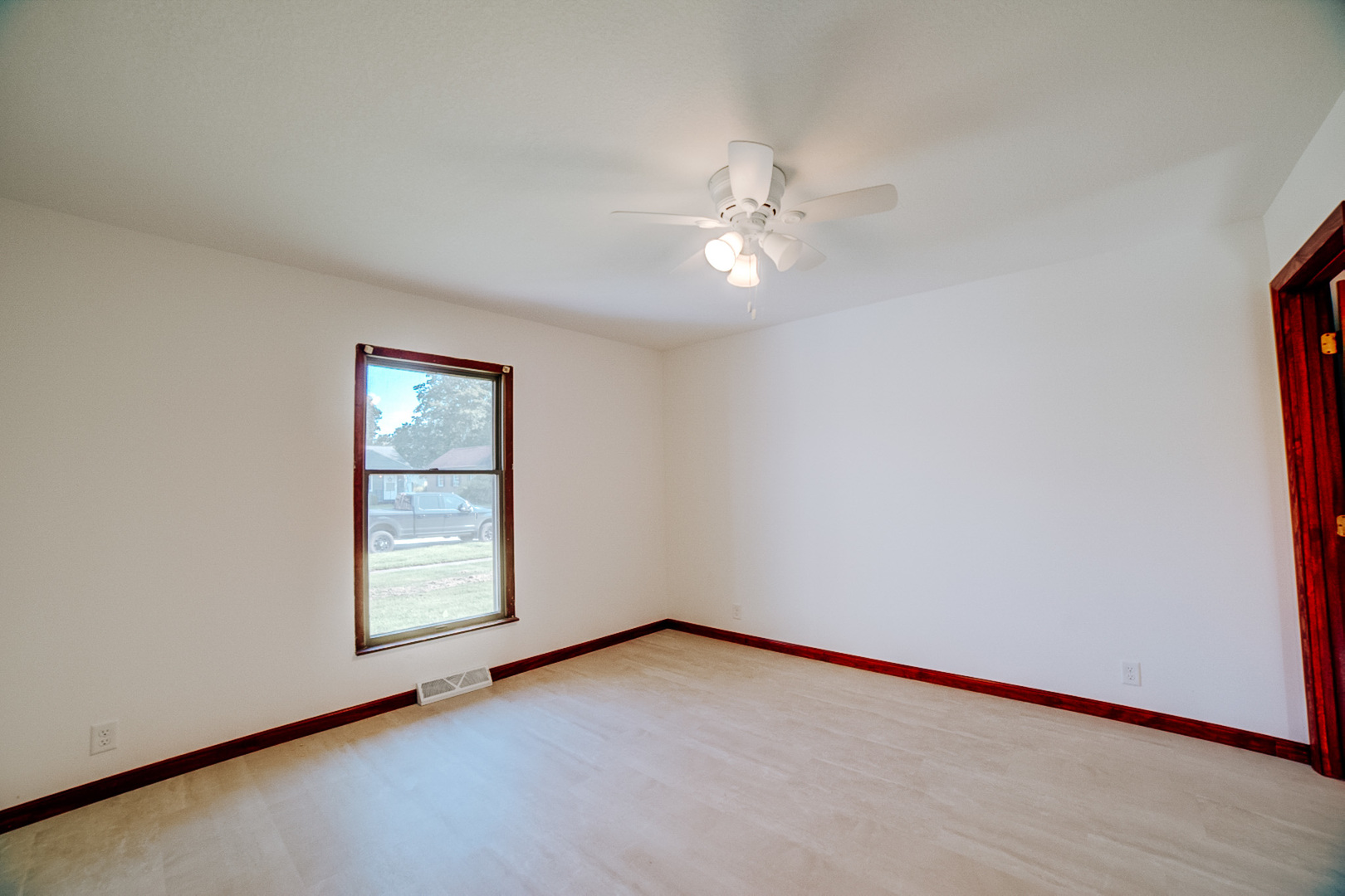 517 E Mulberry Street Property Photo 20