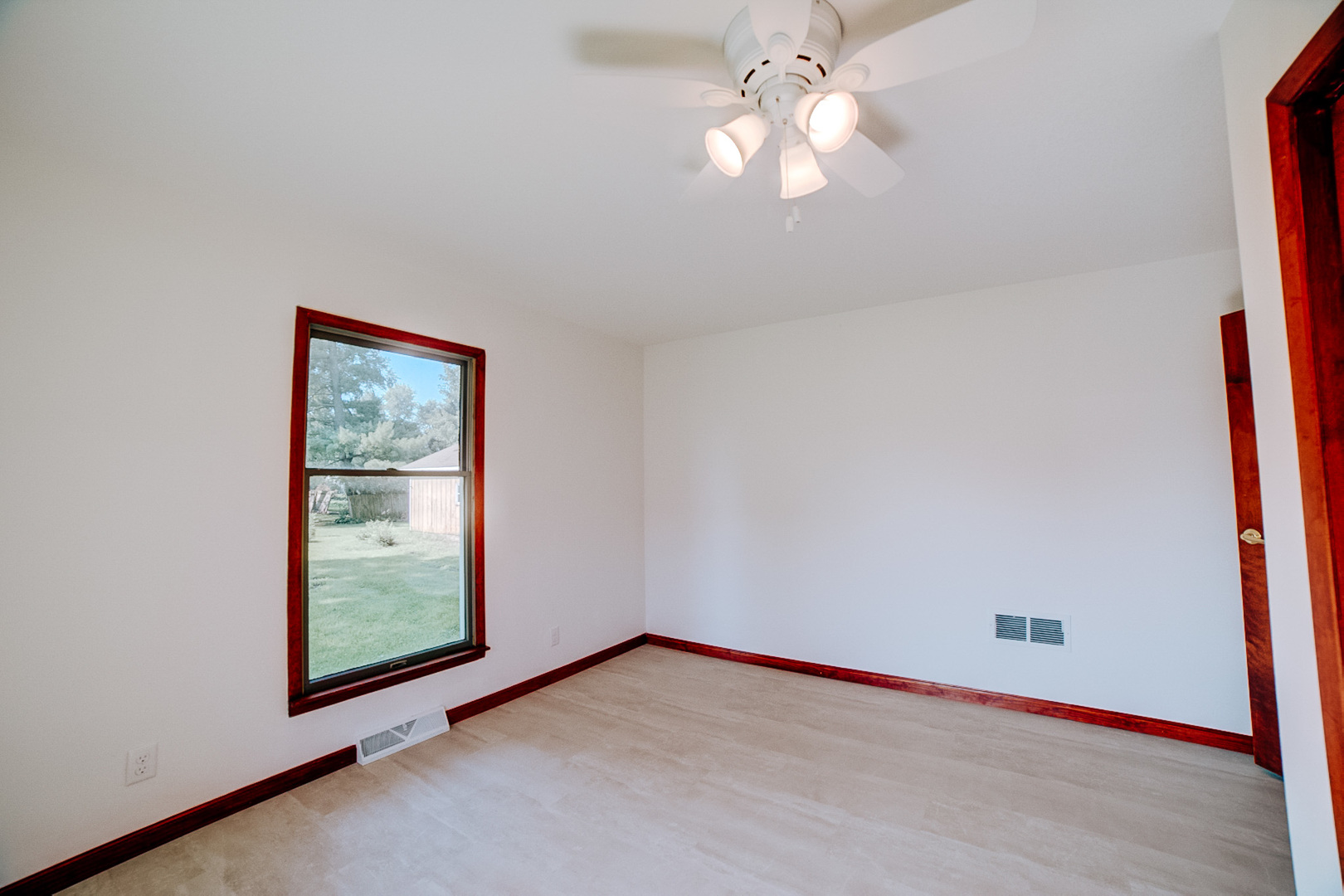 517 E Mulberry Street Property Photo 31
