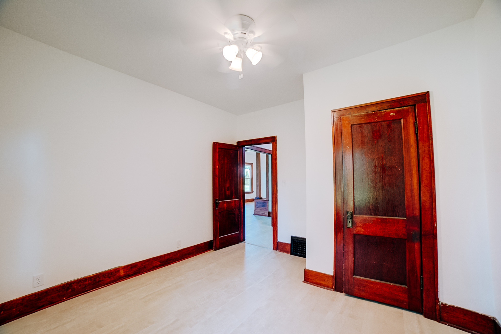 517 E Mulberry Street Property Photo 35