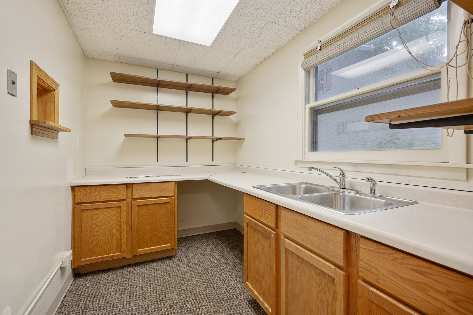 526 W South Street Property Photo 16