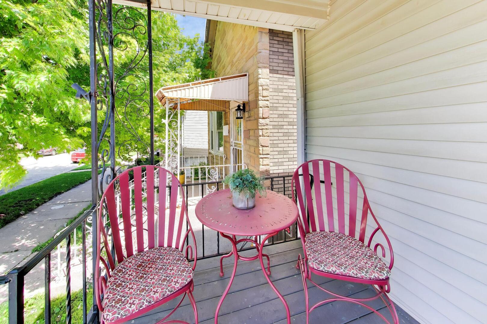 539 W 44th Street Property Photo 3