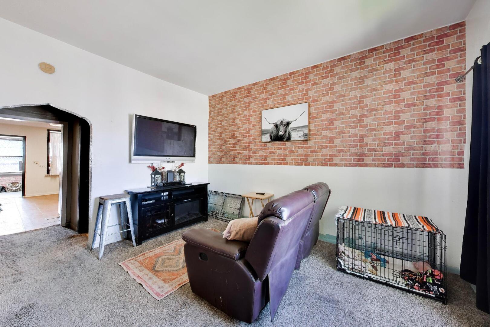 539 W 44th Street Property Photo 8