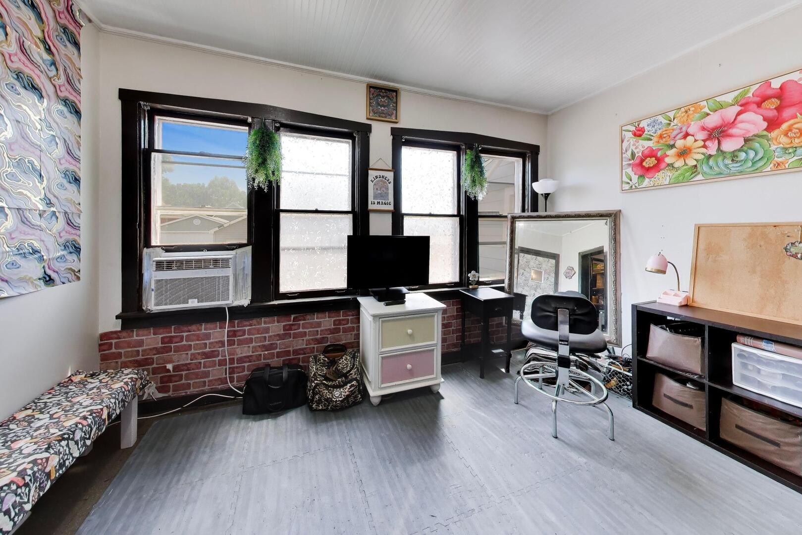 539 W 44th Street Property Photo 12