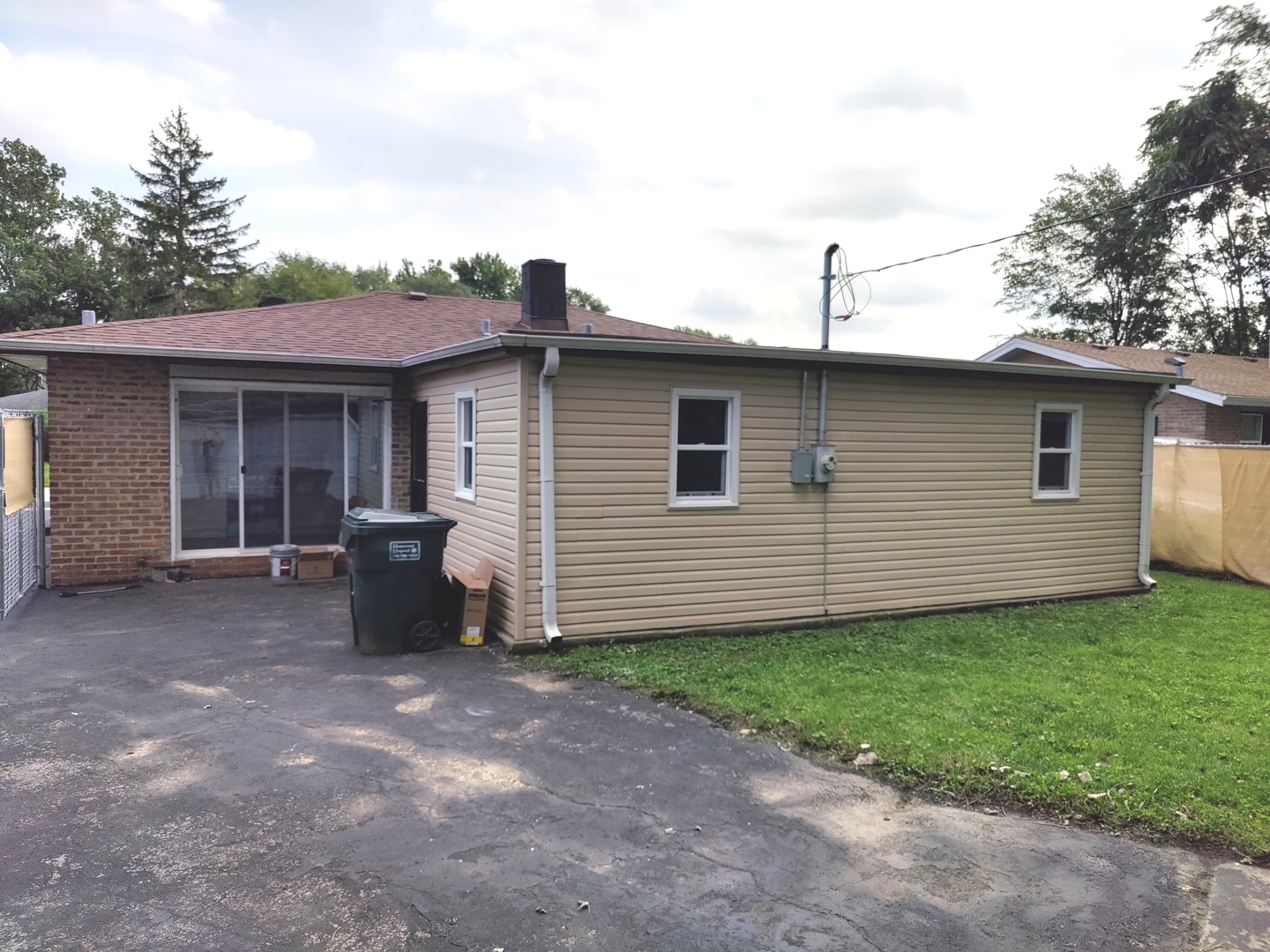 16068 Richmond Avenue Property Photo 13