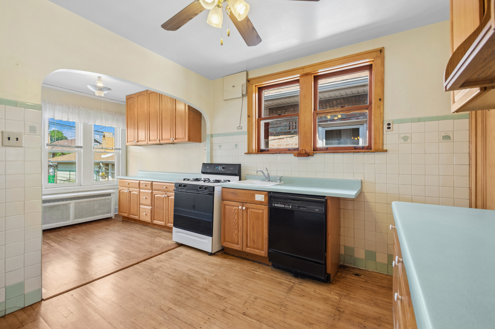 2818 N Long Avenue Property Photo 8