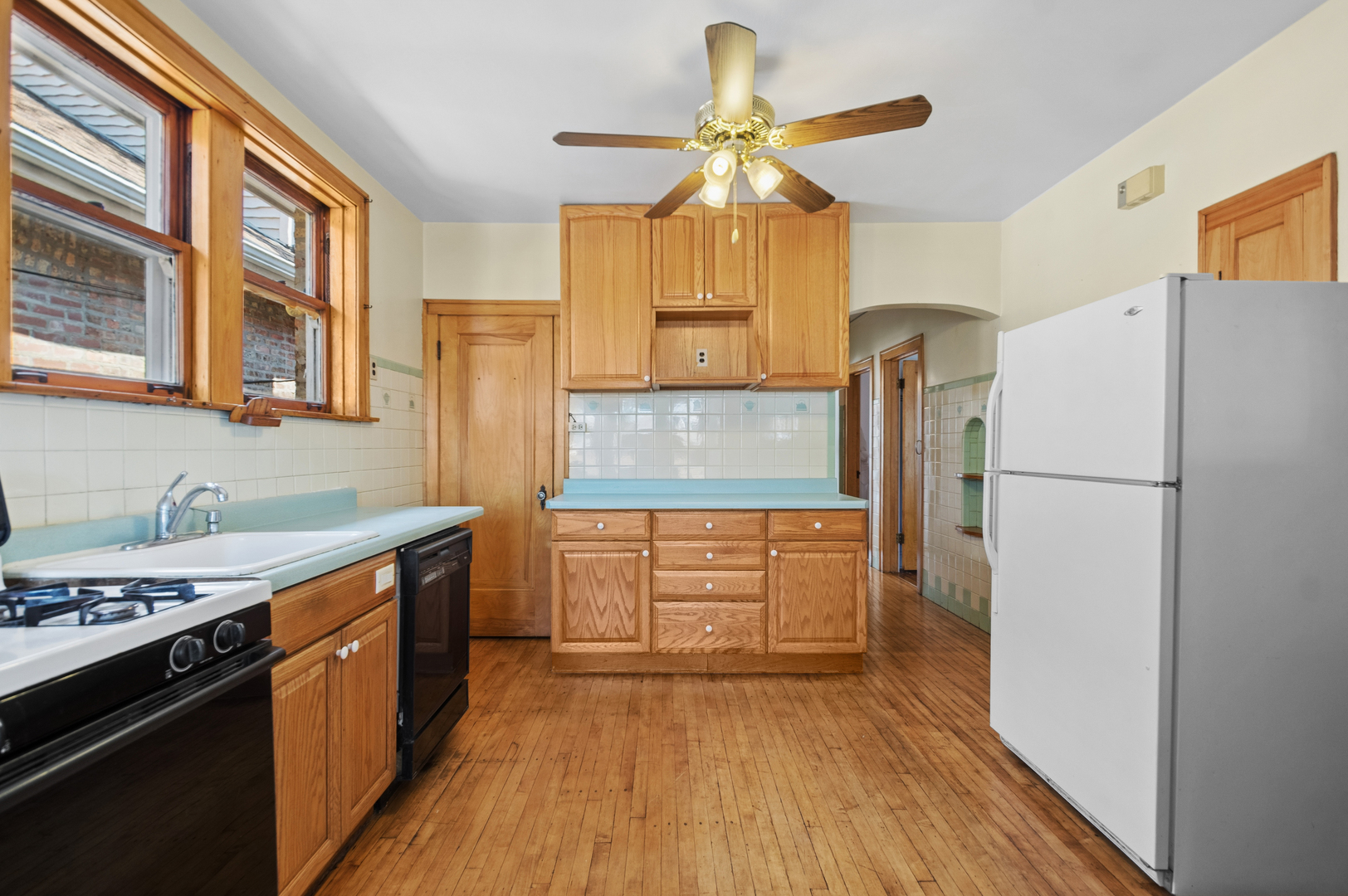 2818 N Long Avenue Property Photo 10