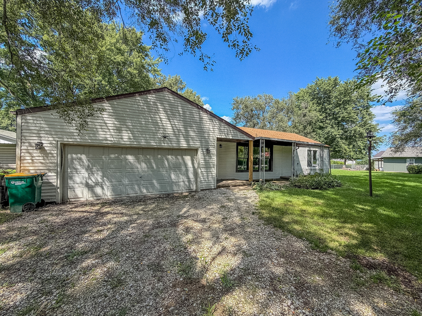 118 E Bower Street Property Photo 2