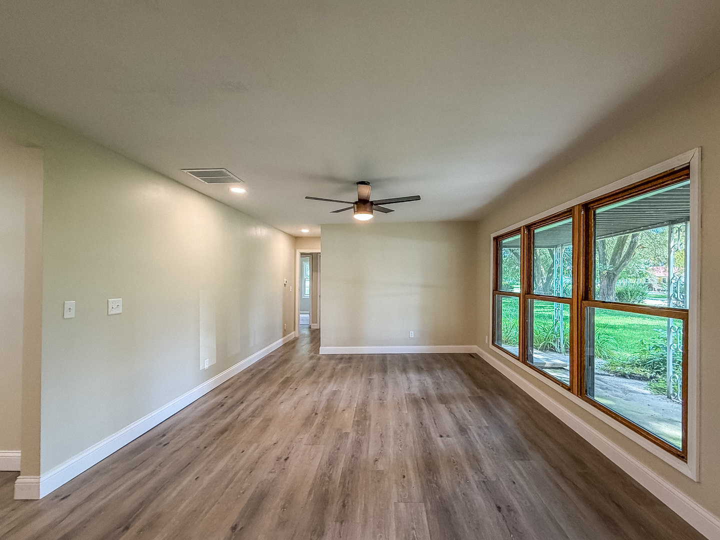 118 E Bower Street Property Photo 8