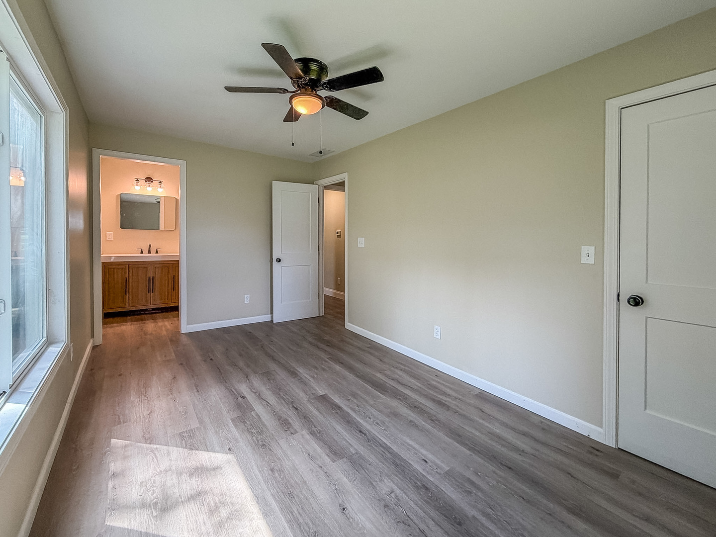 118 E Bower Street Property Photo 22
