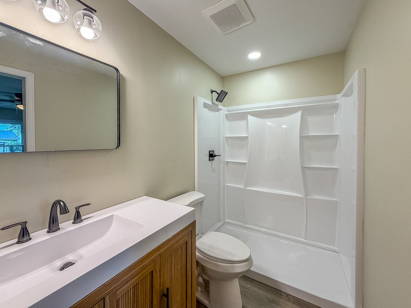 118 E Bower Street Property Photo 25