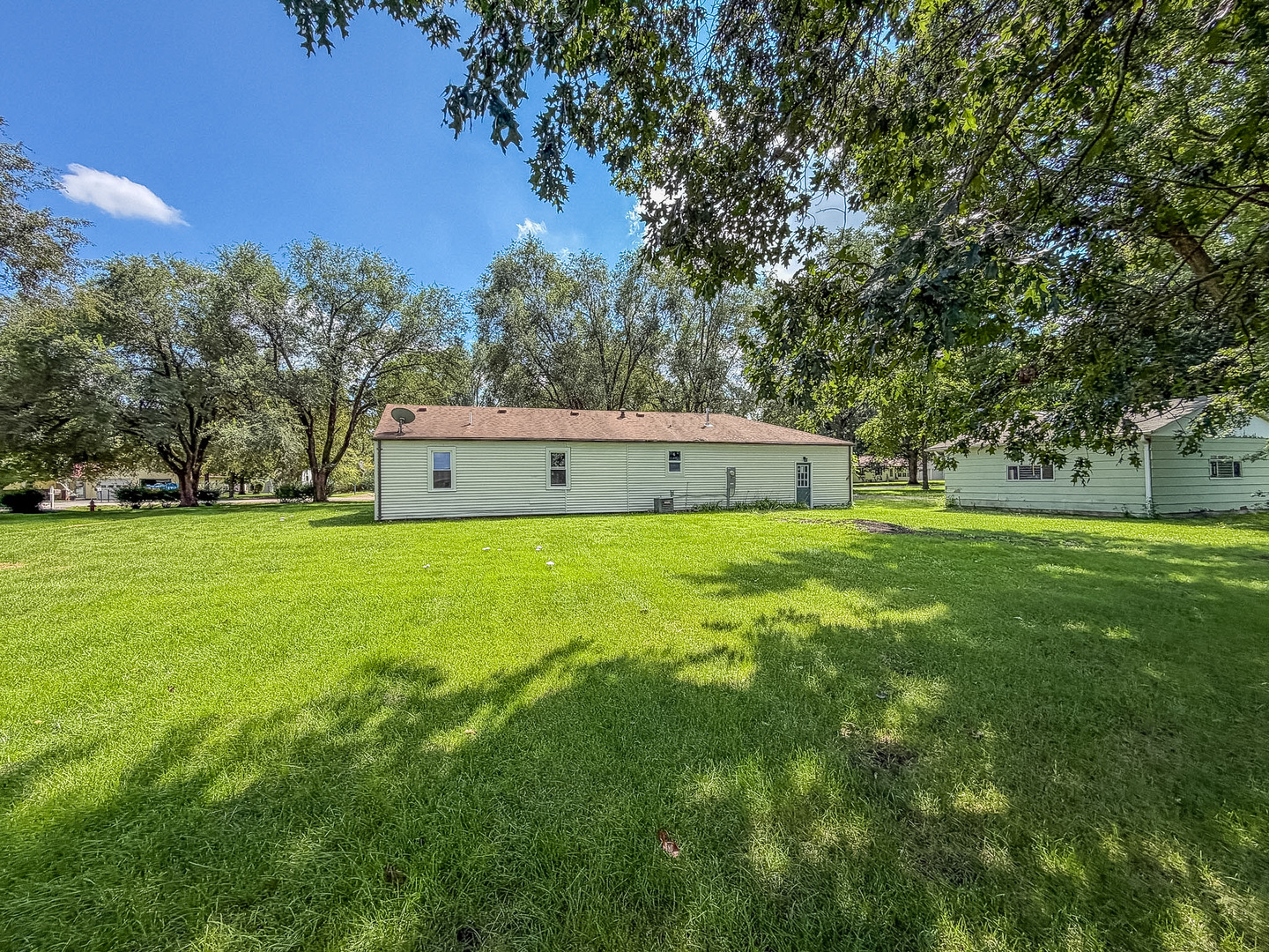118 E Bower Street Property Photo 34