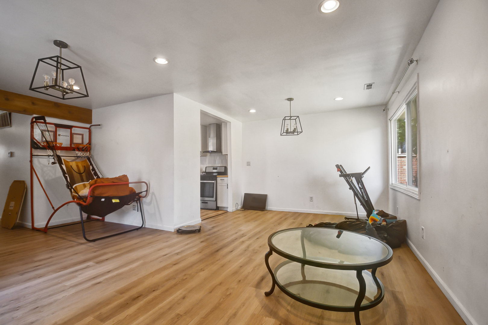 354 Winona Street Property Photo 5