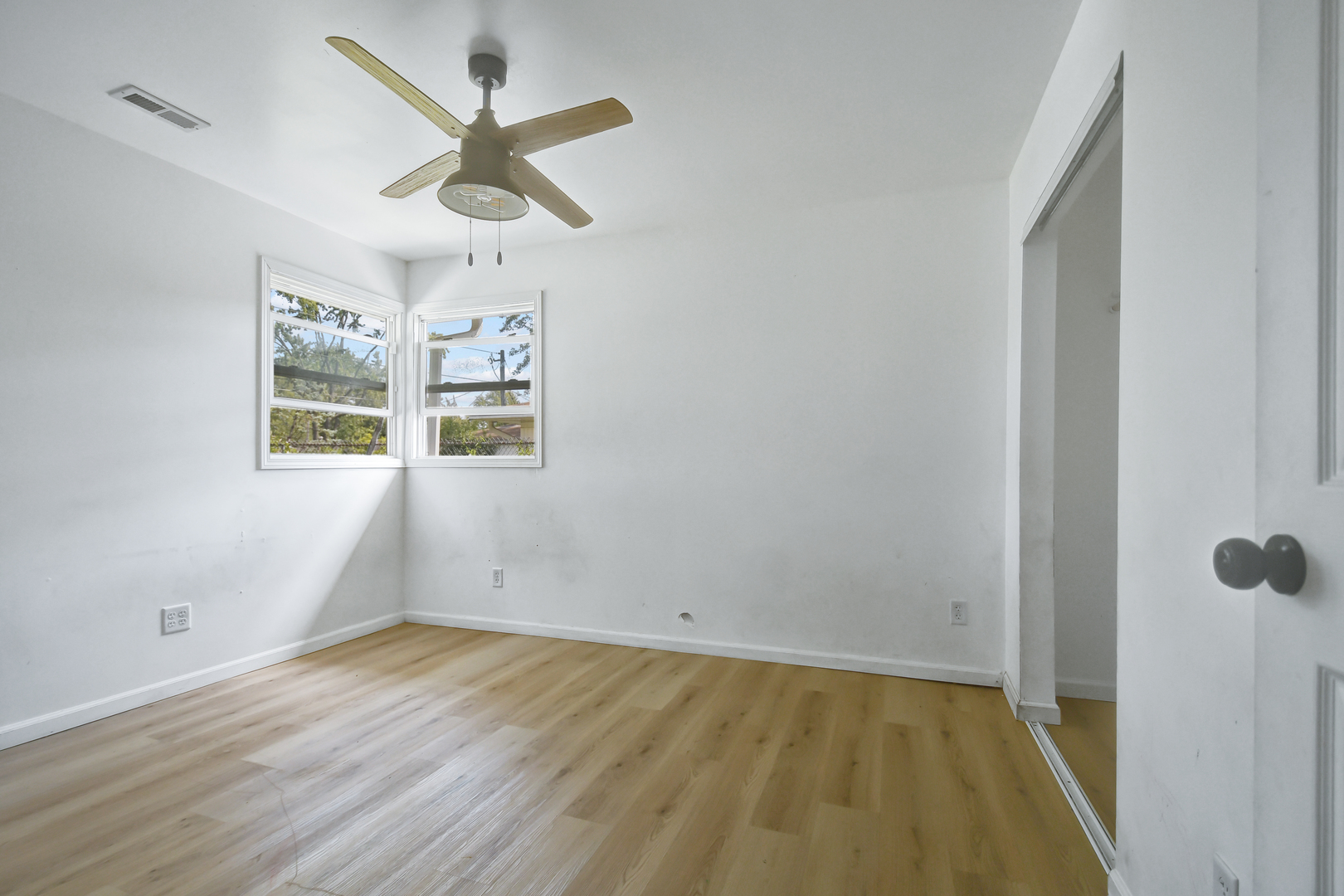 354 Winona Street Property Photo 11