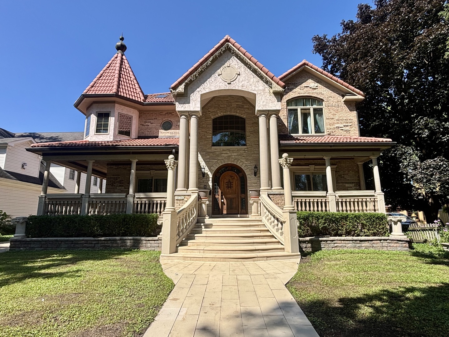 936 Hammerschmidt Avenue
