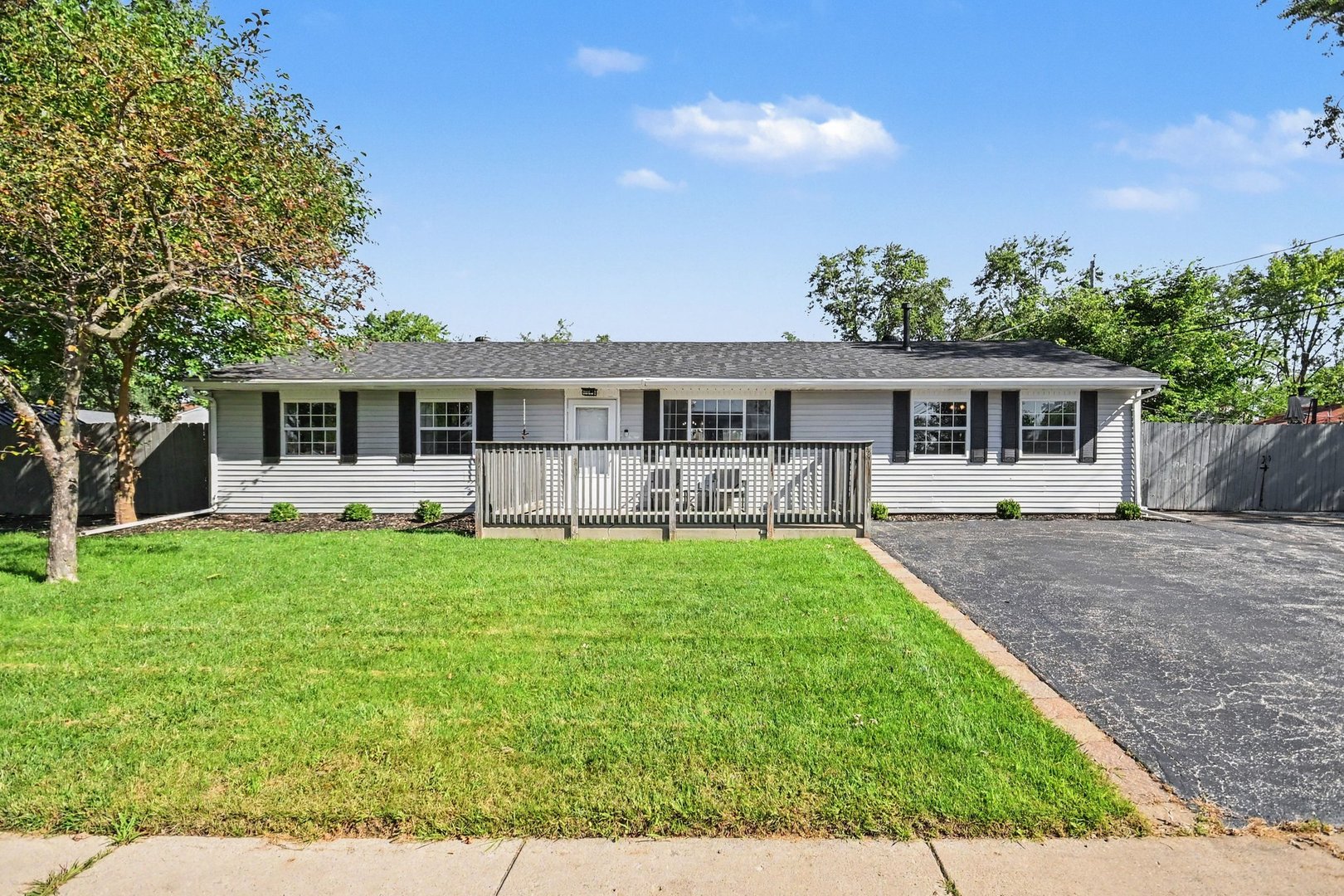 9224 Magnolia Avenue Property Photo 1