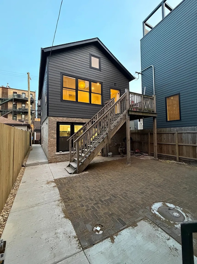 1751 W Superior Street CH1 Property Photo 1