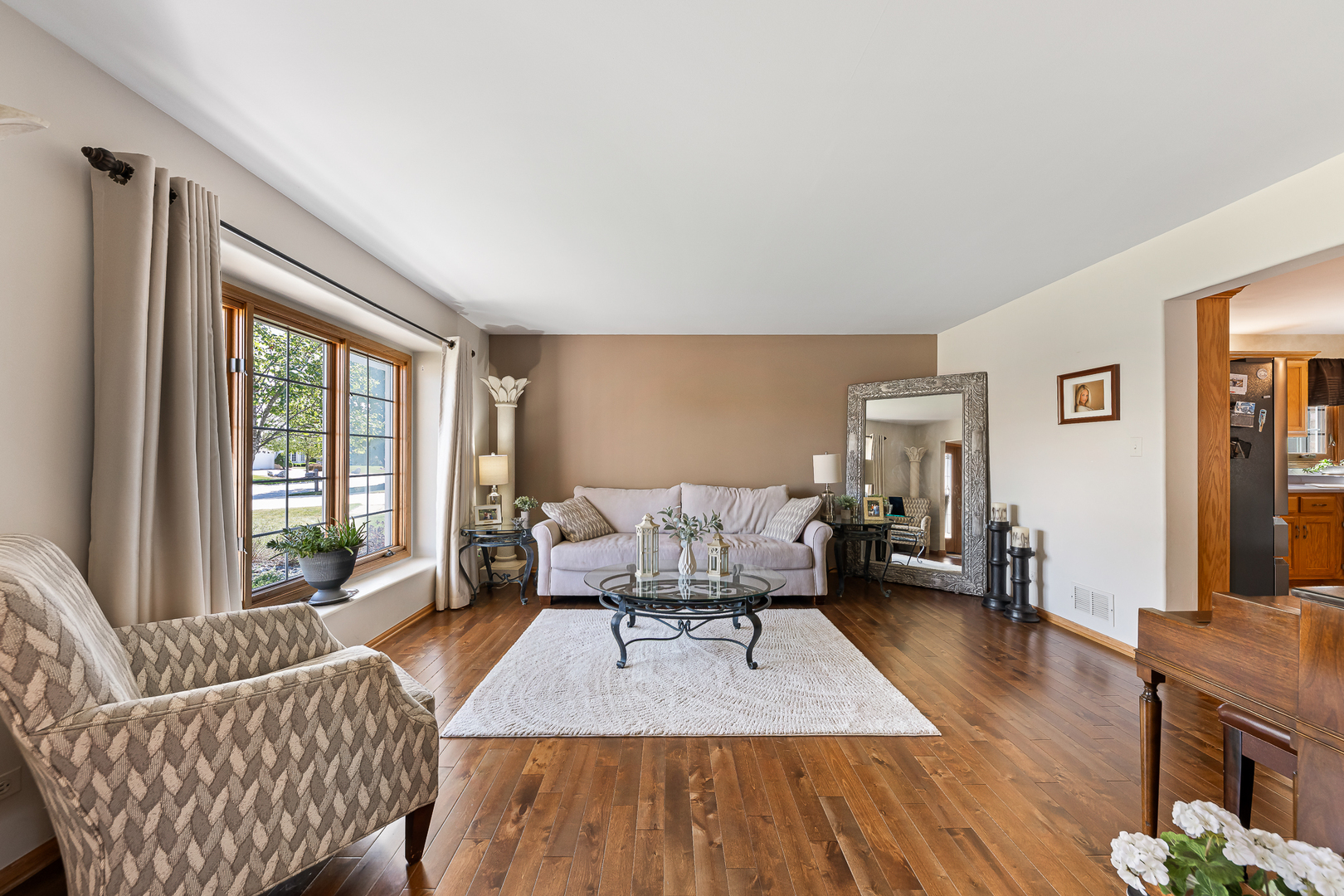 19400 Stonehenge Drive Property Photo 3