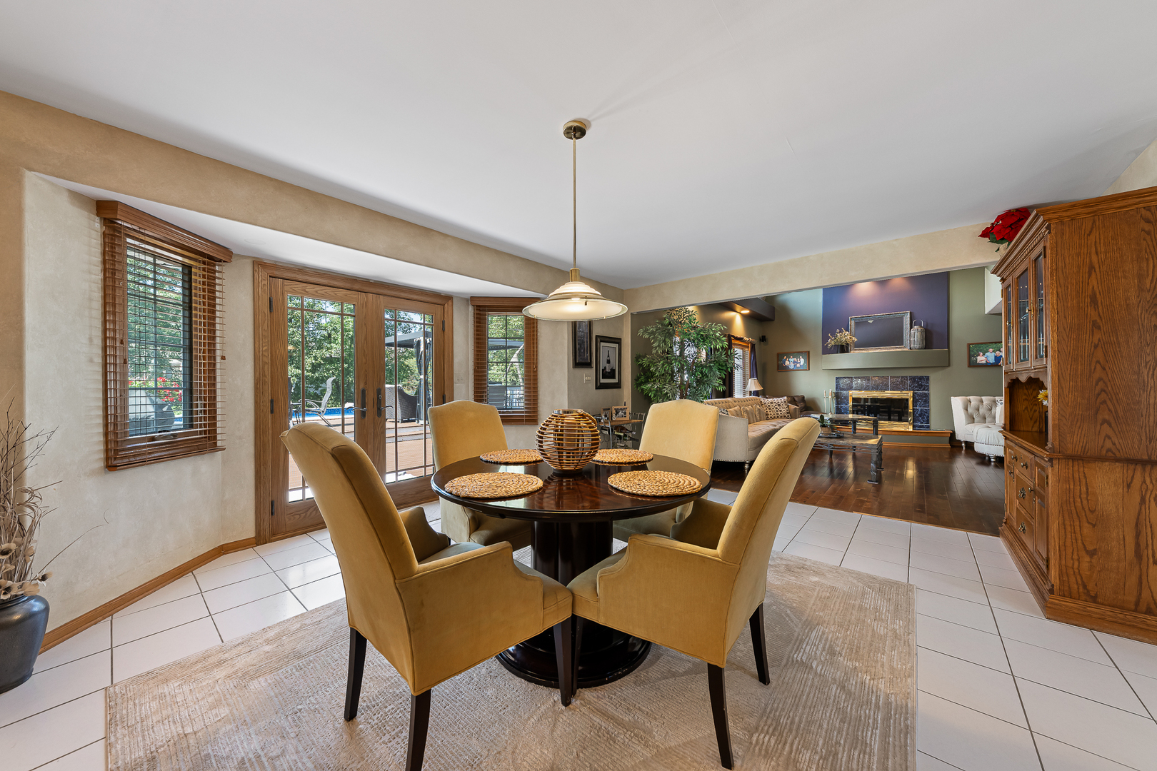 19400 Stonehenge Drive Property Photo 6
