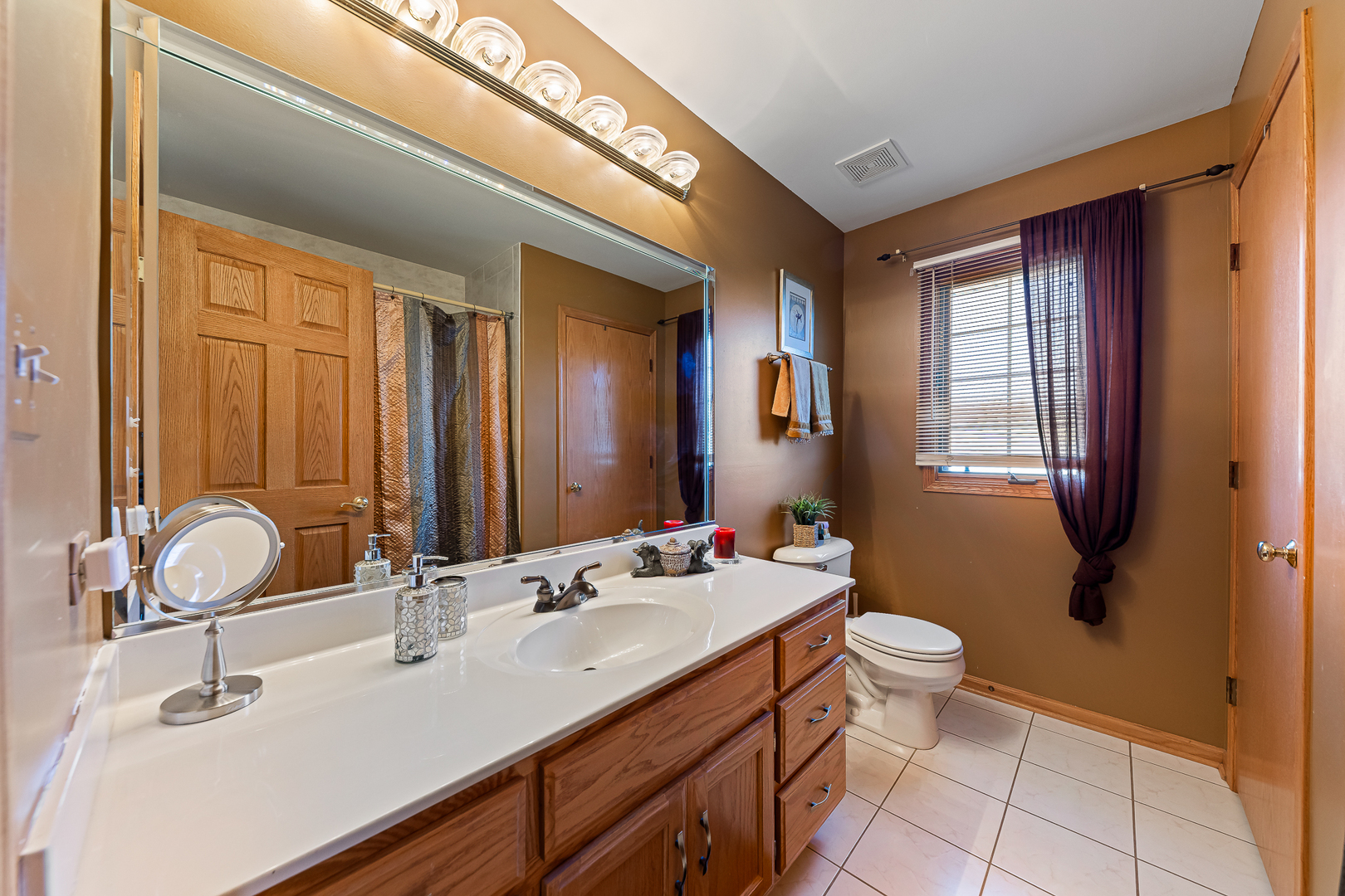 19400 Stonehenge Drive Property Photo 16