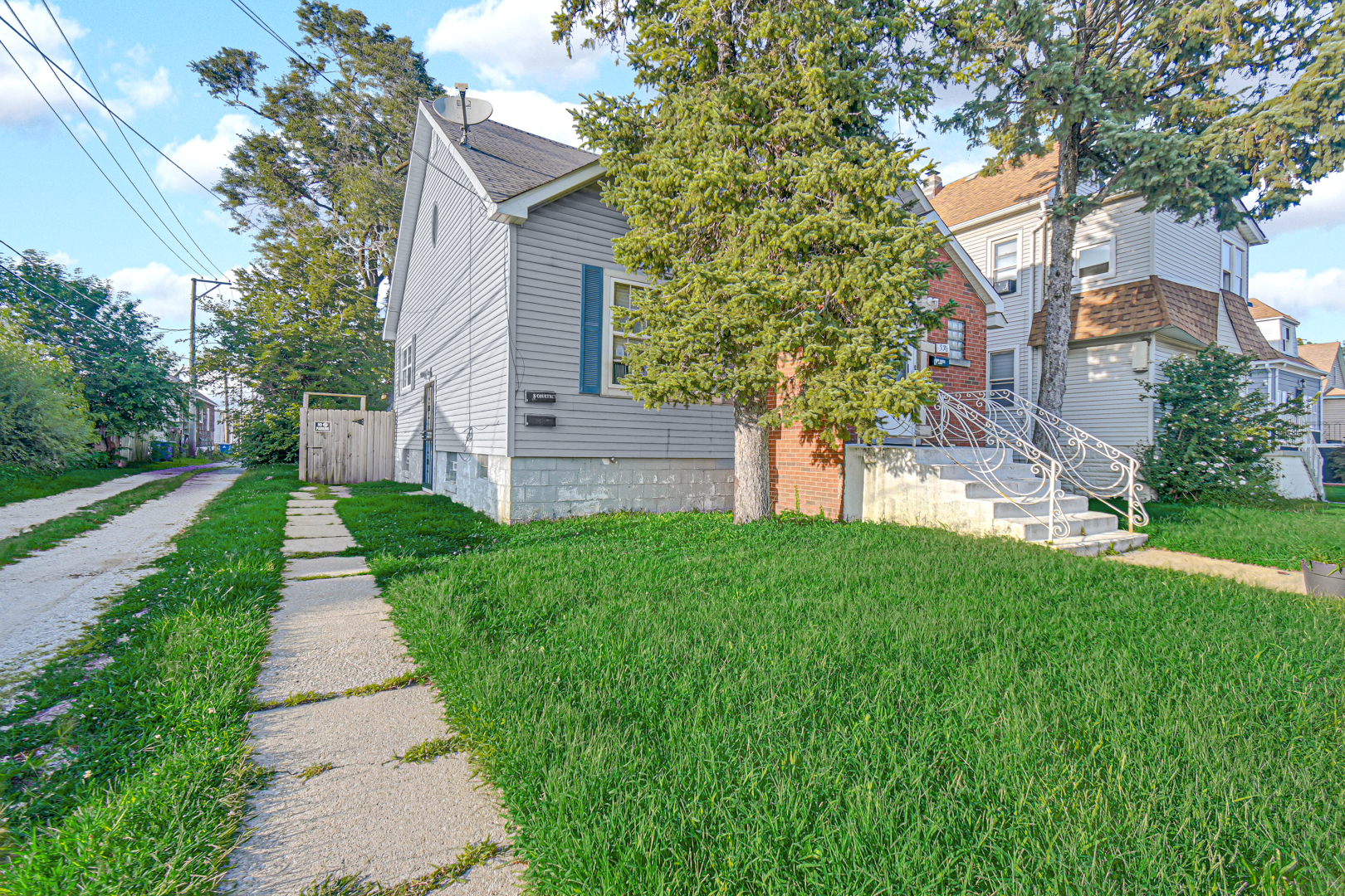 336 153rd Place Property Photo 3