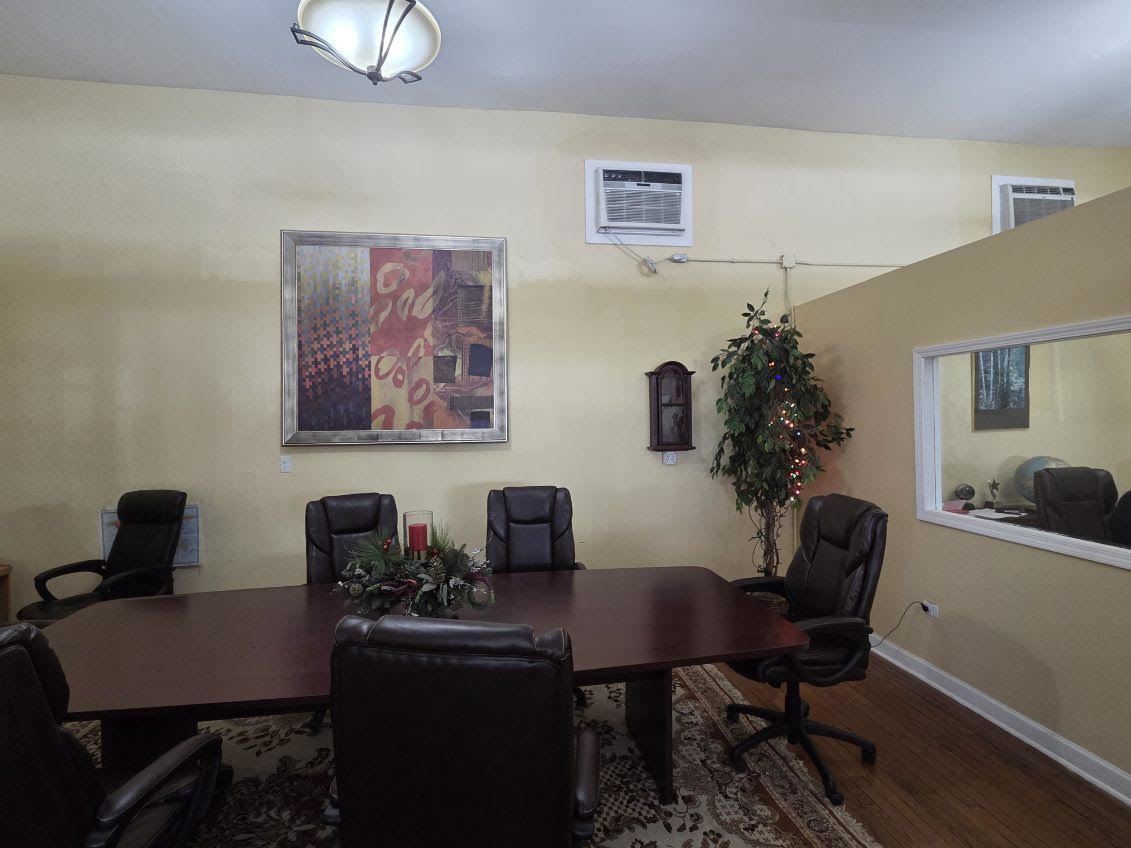 7547 N Rogers Avenue Property Photo 4