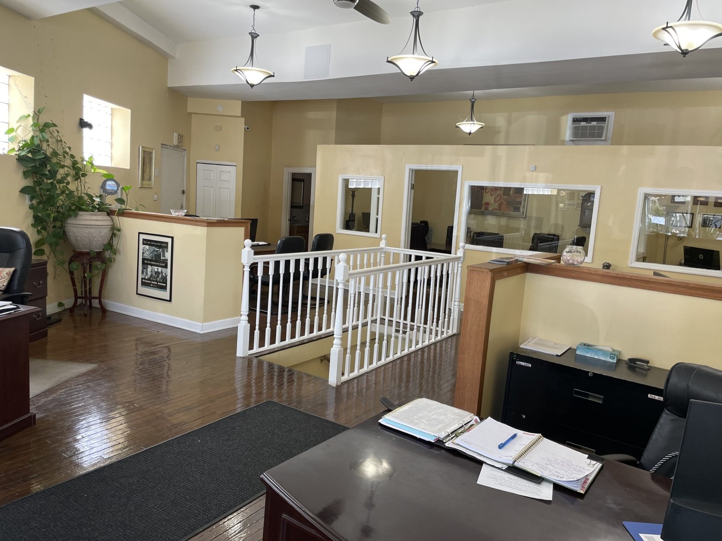 7547 N Rogers Avenue Property Photo 7