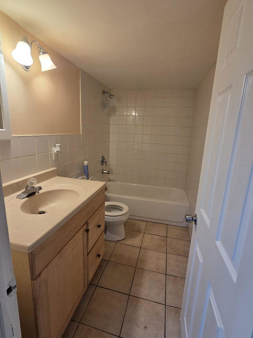 7547 N Rogers Avenue Property Photo 14