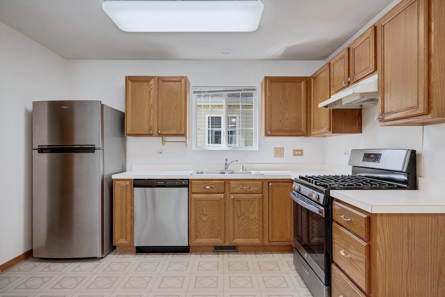 353 Ogden Falls Boulevard 353 Property Photo 6