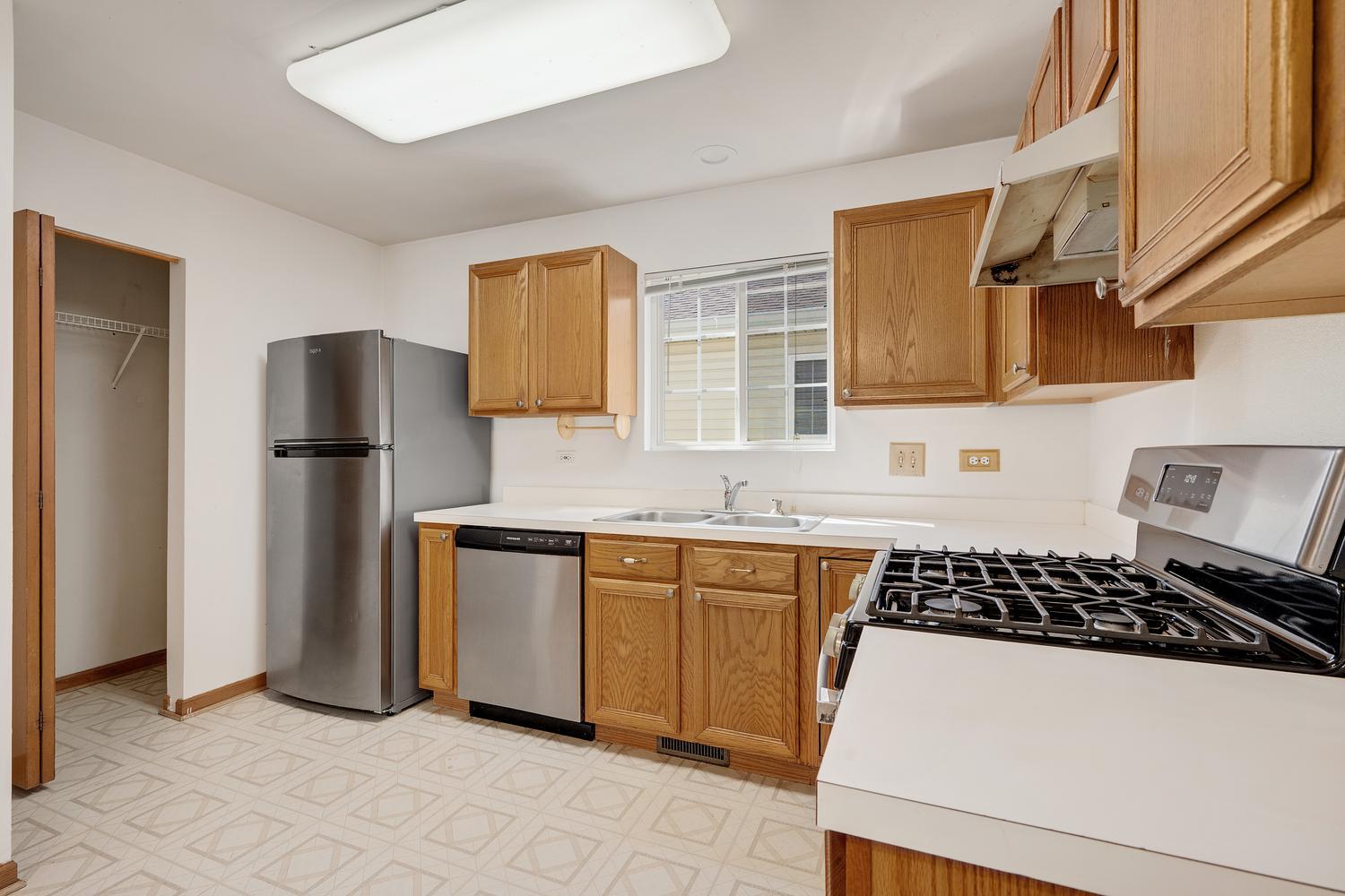 353 Ogden Falls Boulevard 353 Property Photo 7