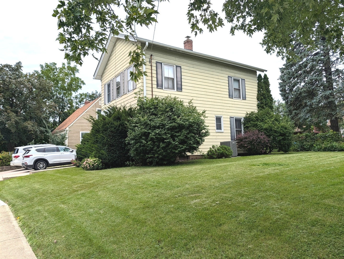 802 Erie Street Property Photo 2