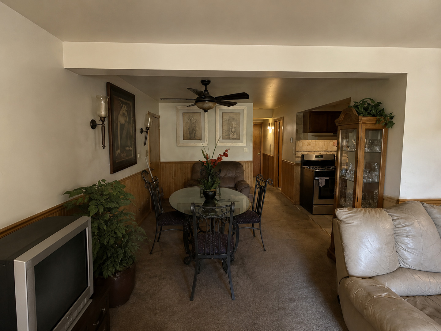 11804 S Komensky Avenue 202 Property Photo 2