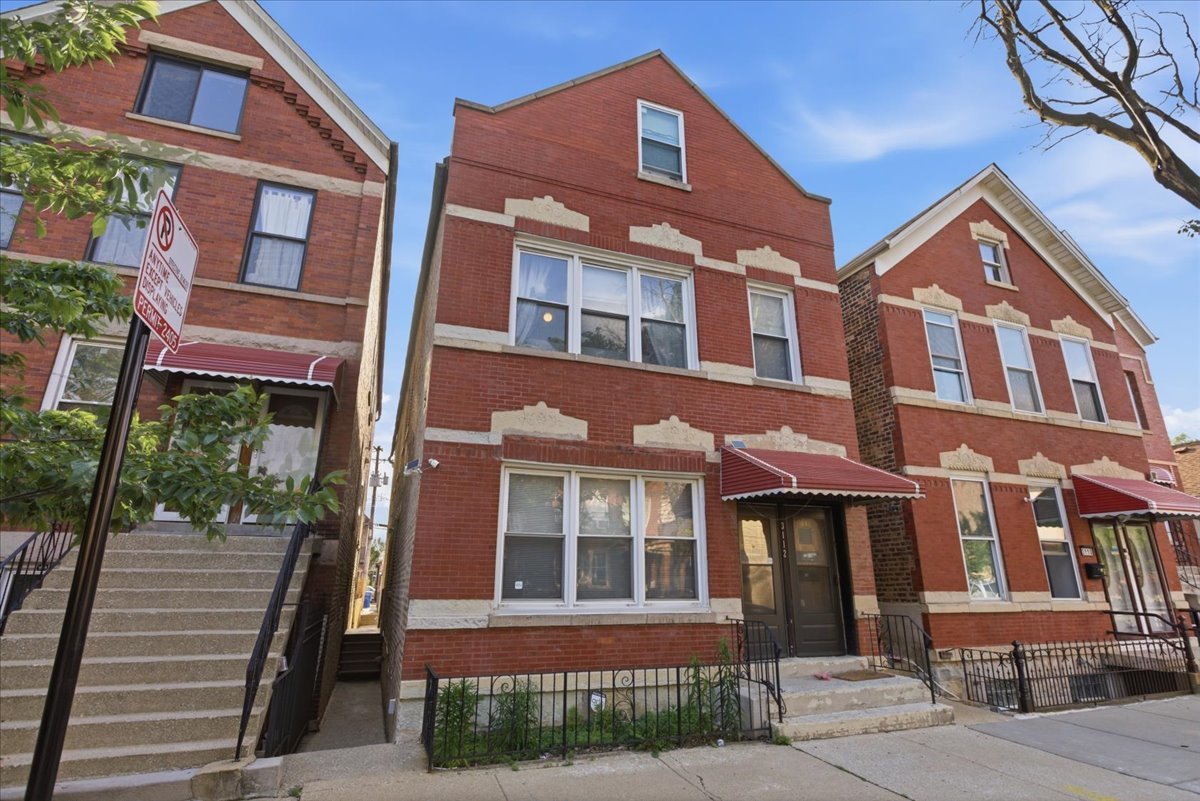 3112 S May Street 2R Property Photo 1
