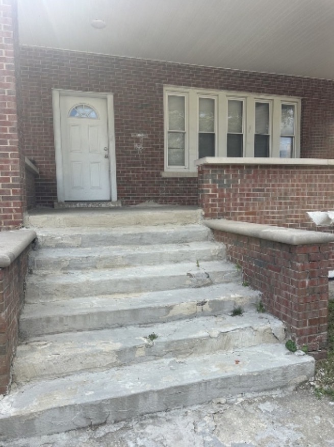 7408 S Yates Boulevard Property Photo 1