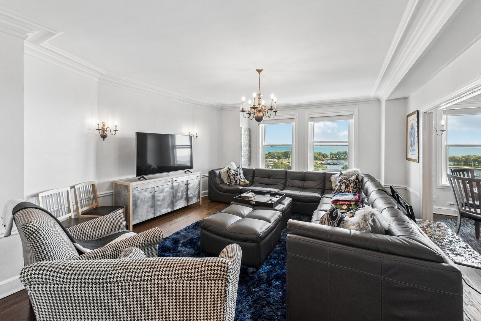 3240 N Lake Shore Drive 10d Property Photo 5