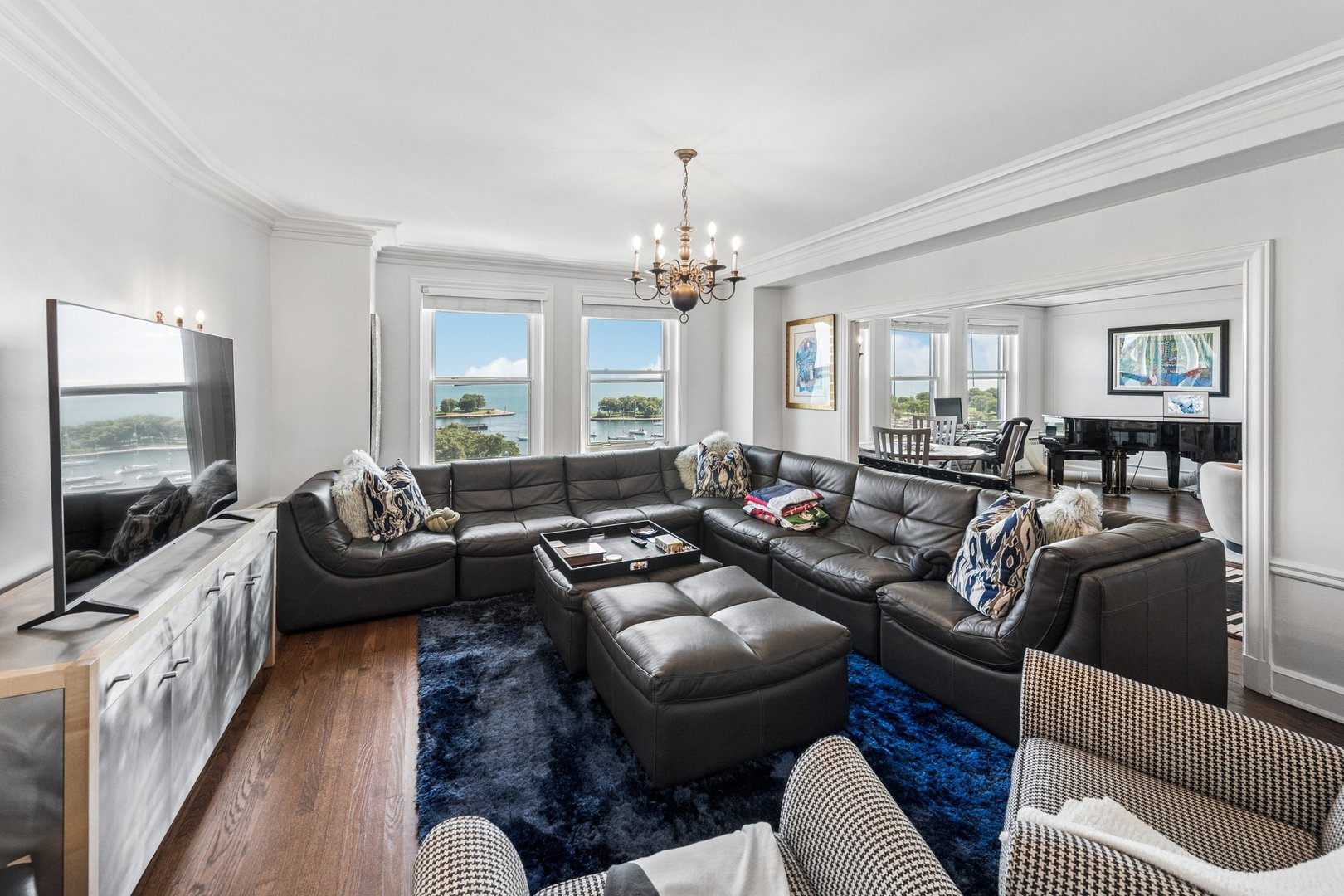 3240 N Lake Shore Drive 10d Property Photo 6
