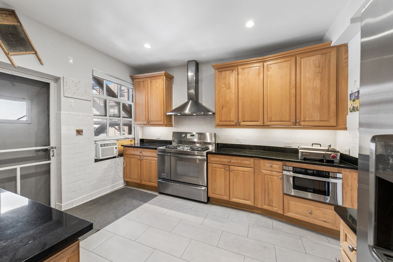 3240 N Lake Shore Drive 10d Property Photo 13